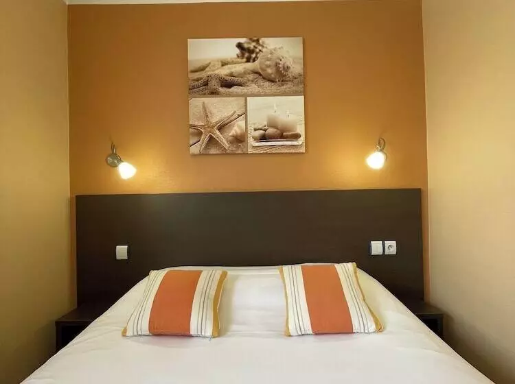 ホテル Hôtel De Caen