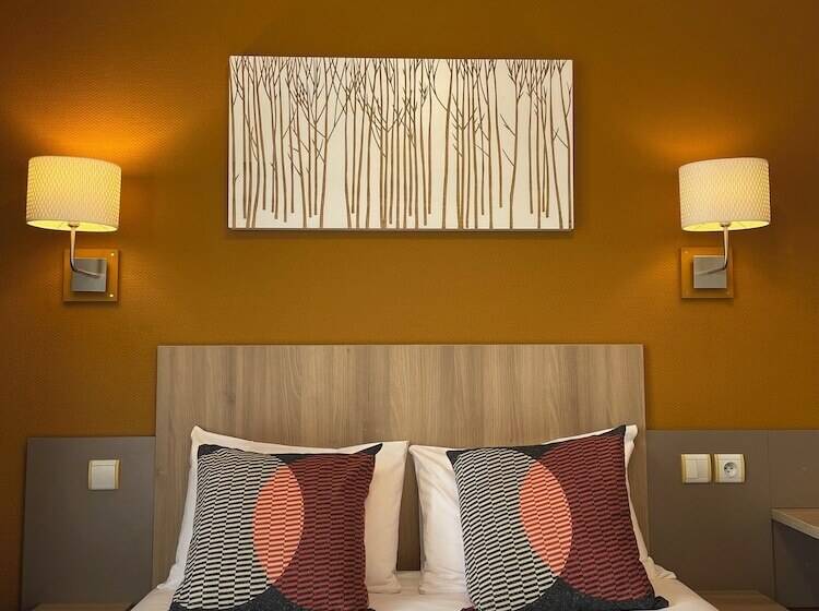 هتل Hôtel De Caen