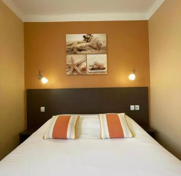 ホテル Hôtel De Caen