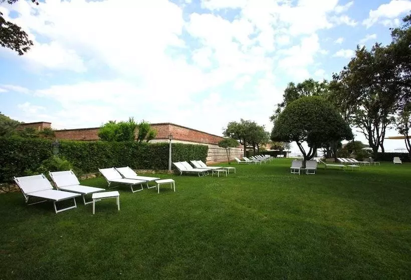 هتل Fortino Napoleonico