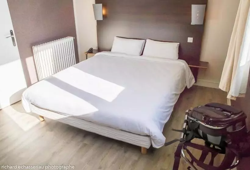 هتل Hôtel De La Vendée