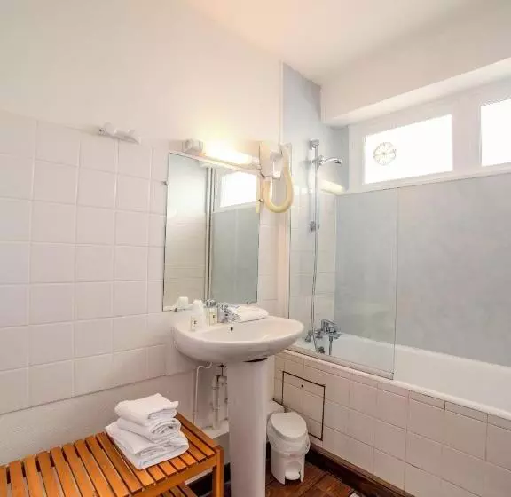 هتل Hôtel De La Vendée