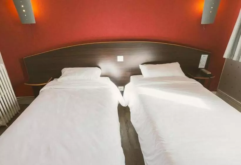 هتل Hôtel De La Vendée