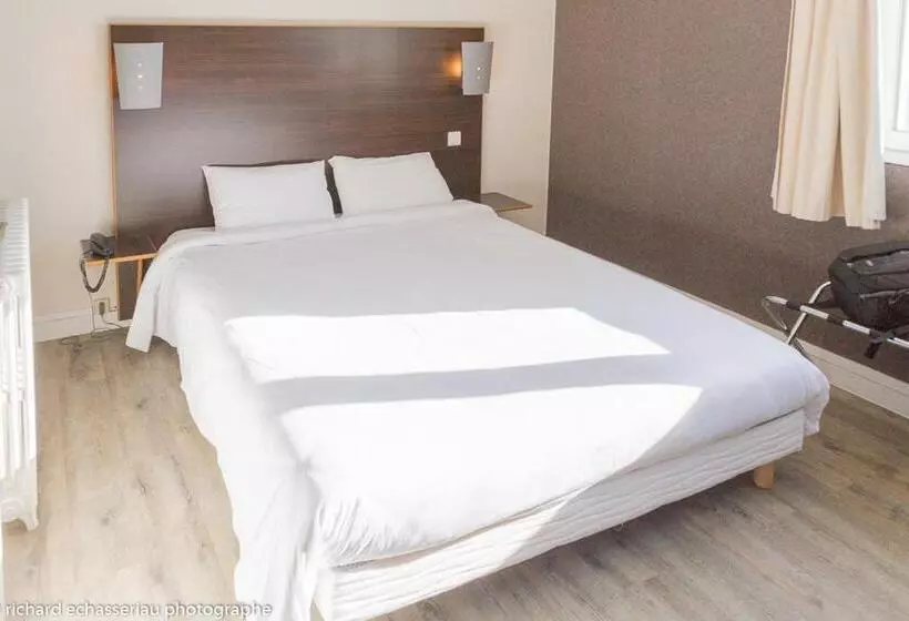 هتل Hôtel De La Vendée