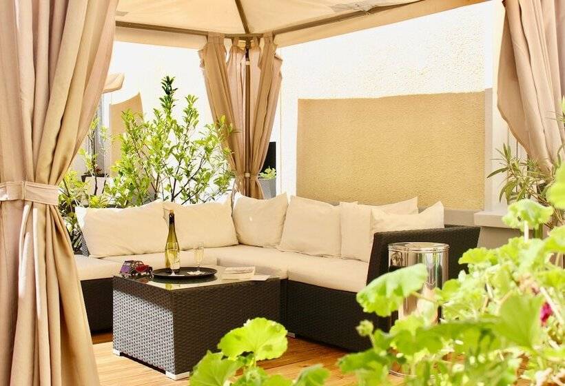 בית מלון כפרי Hôtel Le Charleston