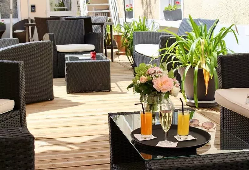 هتل Hôtel Le Charleston