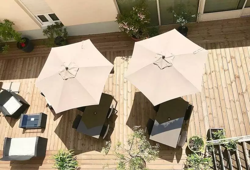 هتل Hôtel Le Charleston