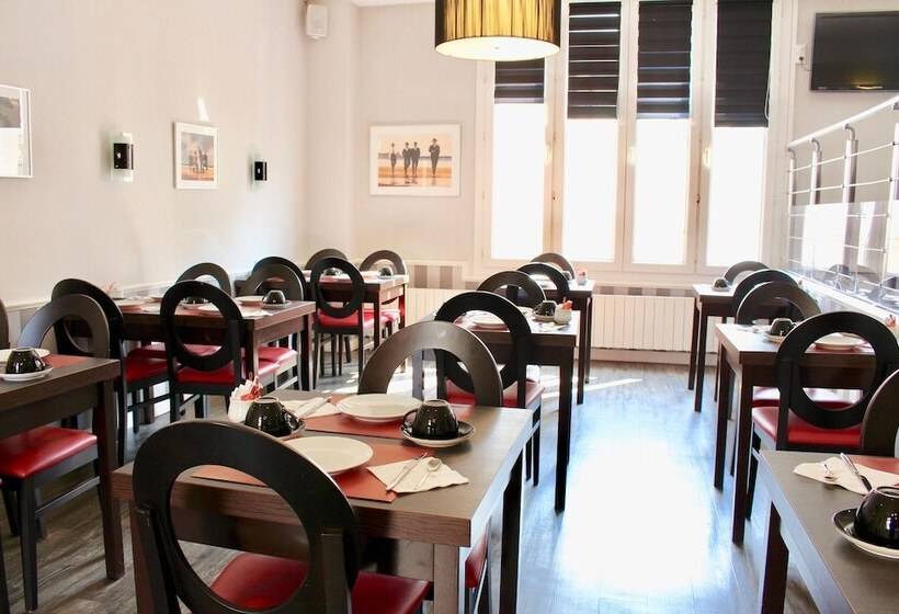 בית מלון כפרי Hôtel Le Charleston