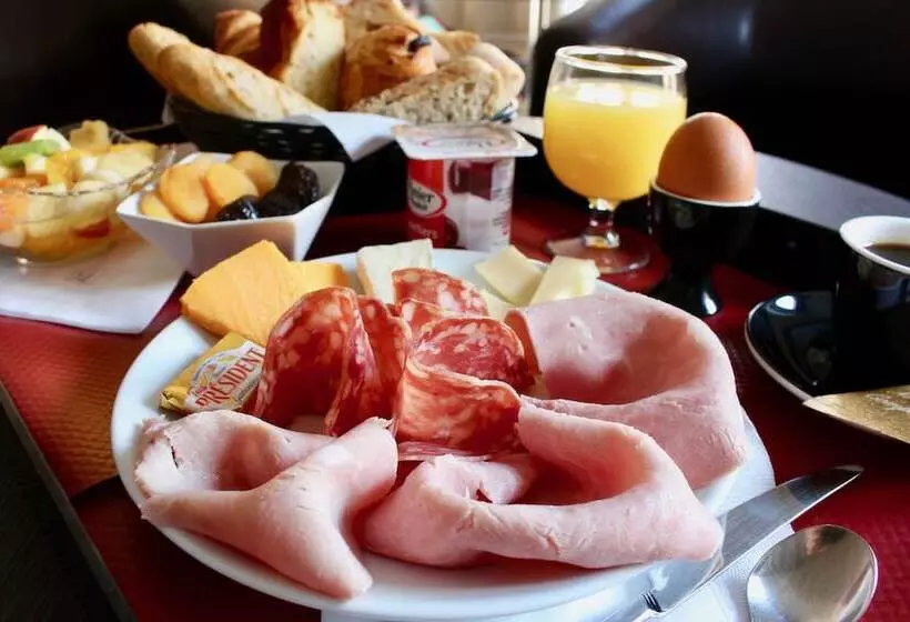 هتل Hôtel Le Charleston