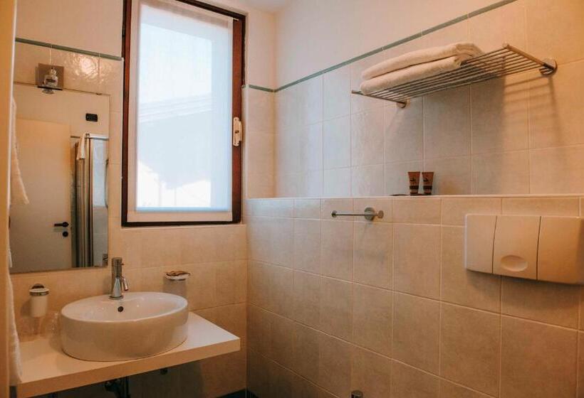 ホテル La Contrada