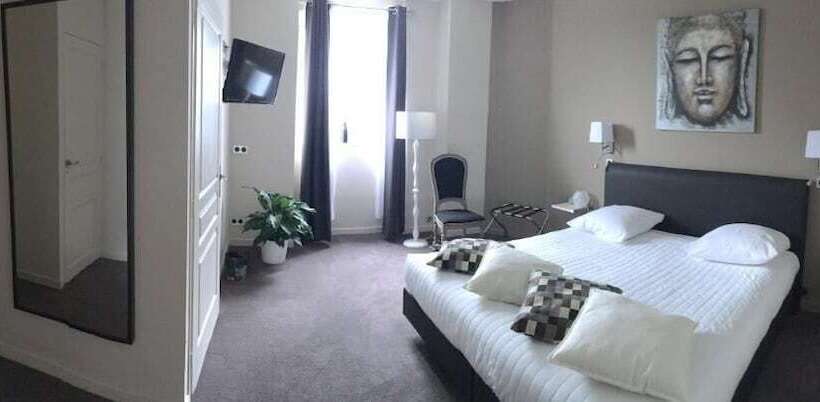 هتل Logis Manoir De Fourcy