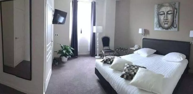 هتل Logis Manoir De Fourcy