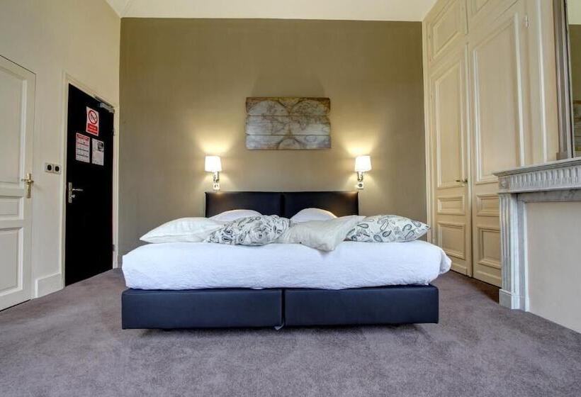 هتل Logis Manoir De Fourcy