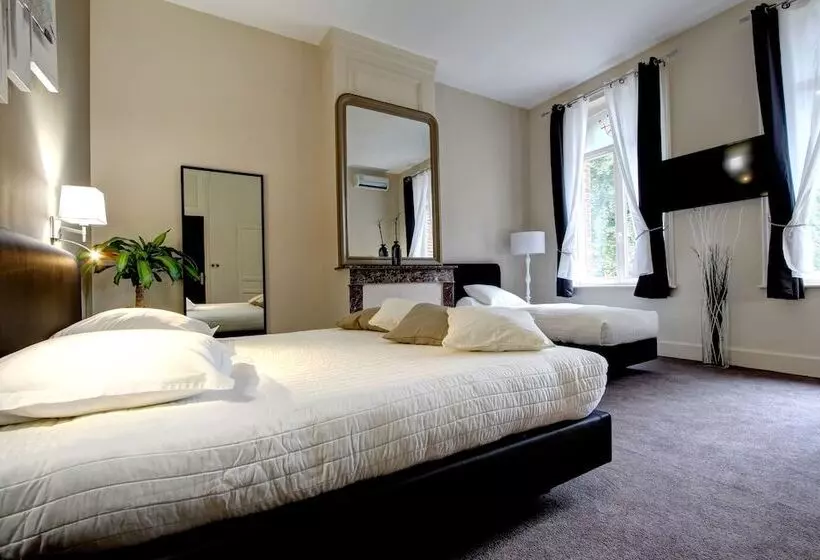 هتل Logis Manoir De Fourcy