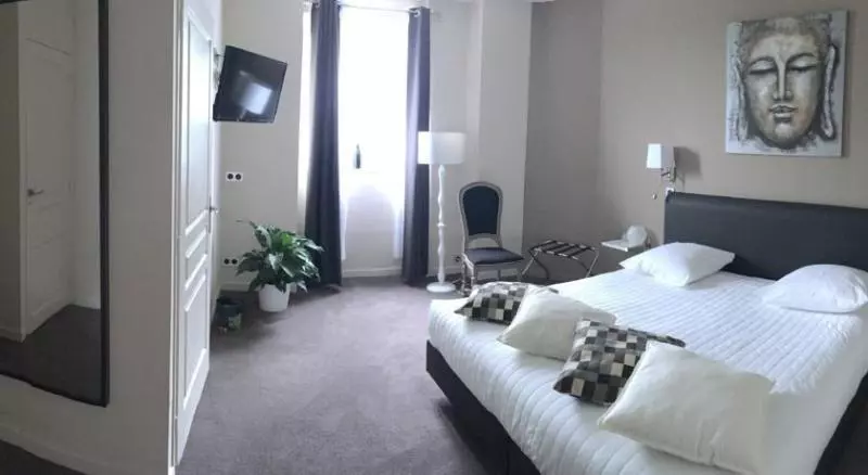 هتل Logis Manoir De Fourcy