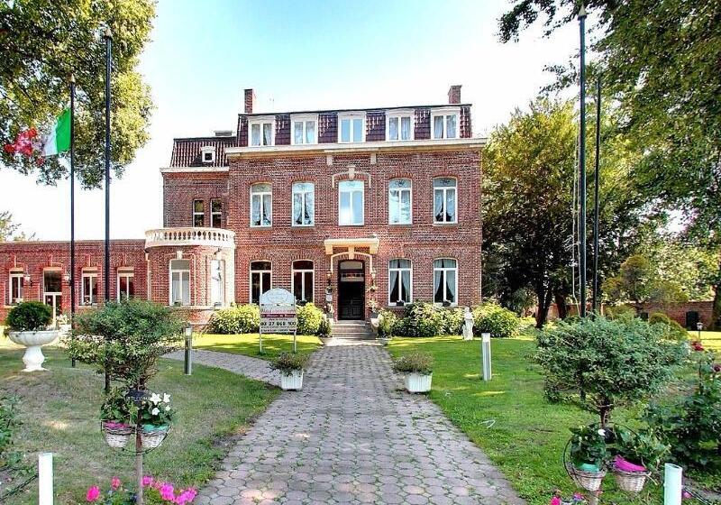 هتل Logis Manoir De Fourcy