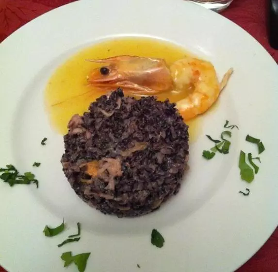 Hotelli Lory & Ristorante Ferraro