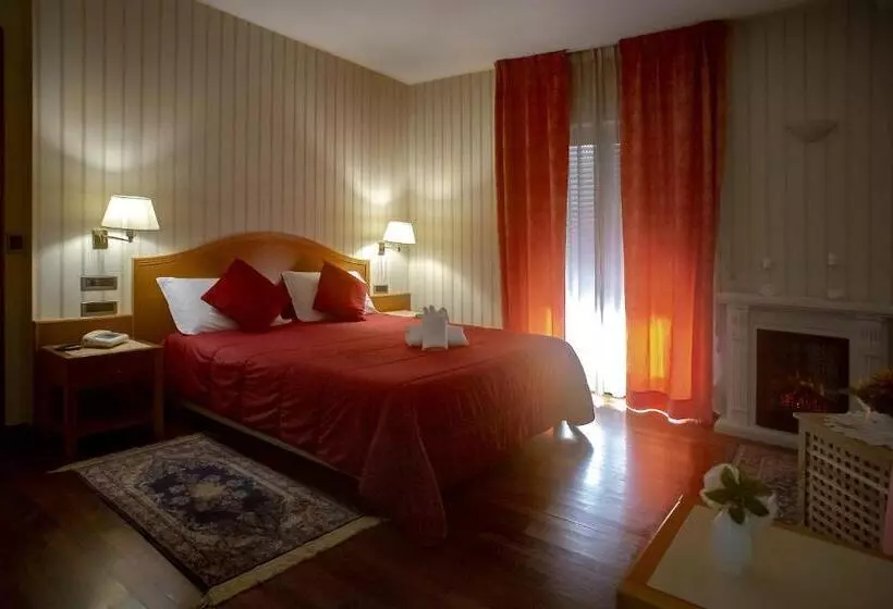Hotelli Lory & Ristorante Ferraro