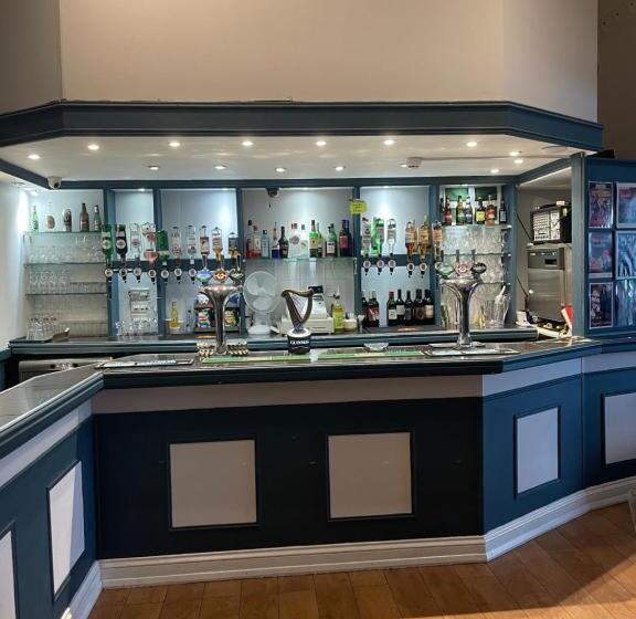 בית מלון כפרי Metropole