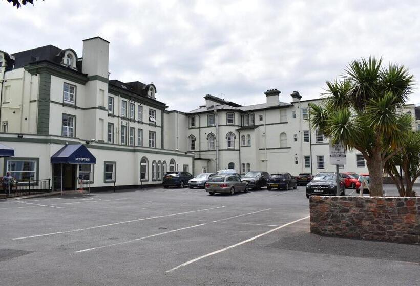 בית מלון כפרי Metropole