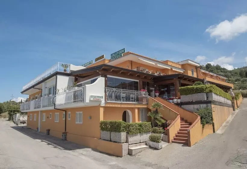 ホテル Ristorante Colleverde