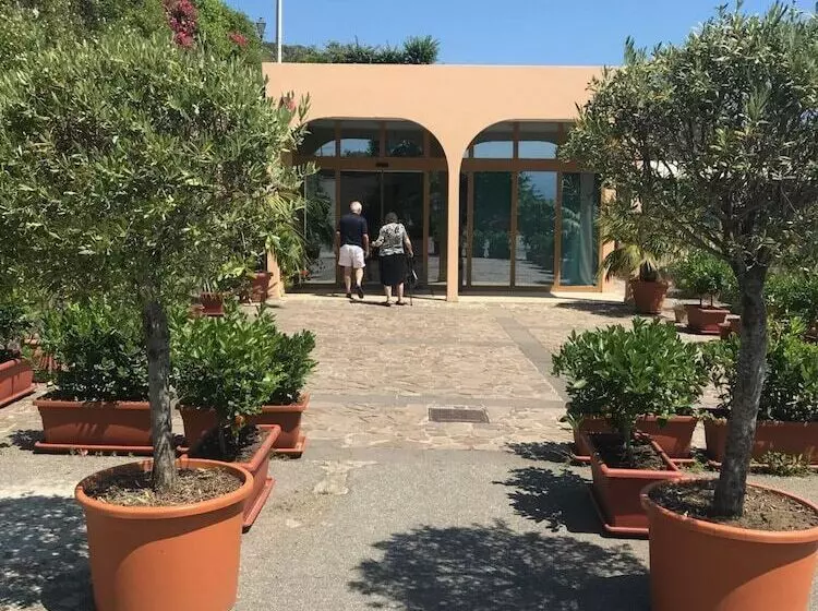 هتل Riviera Lido