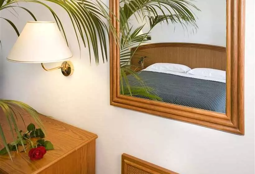 هتل Riviera Lido