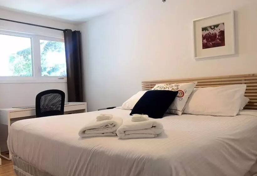 Hotel The Inn On College