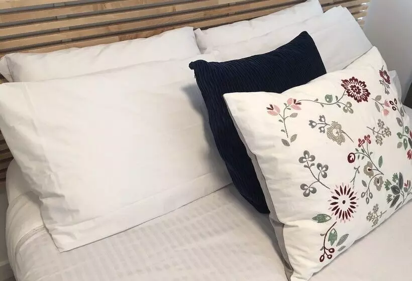 Hotel The Inn On College