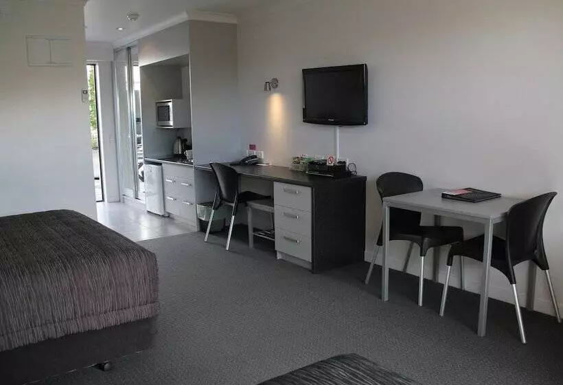 Мотель Pukekura Motor Lodge