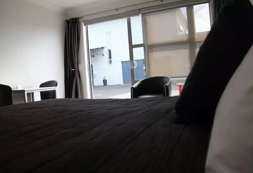 Мотель Pukekura Motor Lodge