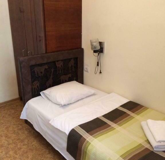 Hostel Viktorija With Private Rooms
