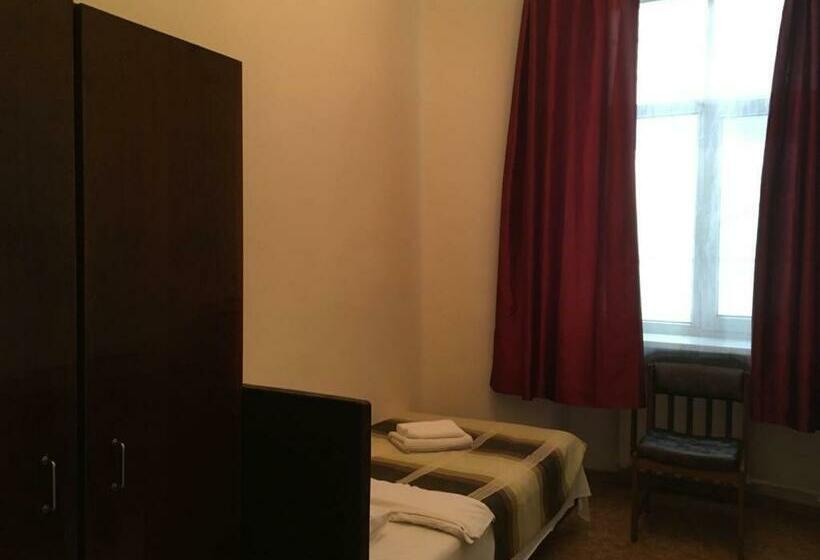 Hostel Viktorija With Private Rooms