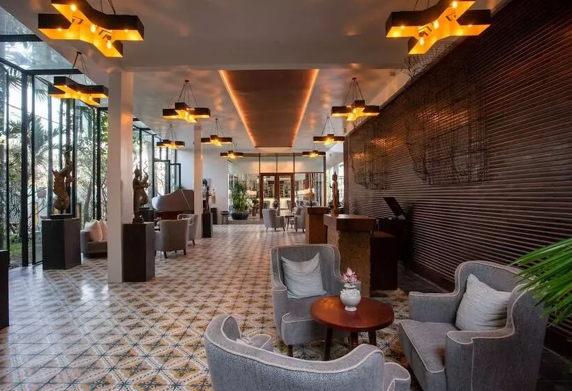 هتل Shintana Saya La Maison