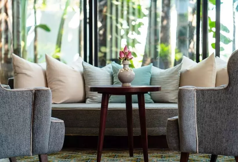 هتل Shintana Saya La Maison