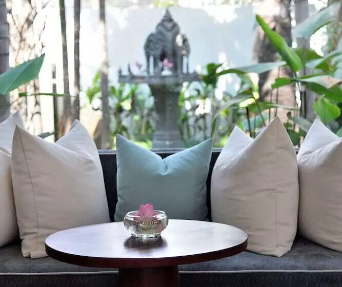 هتل Shintana Saya La Maison