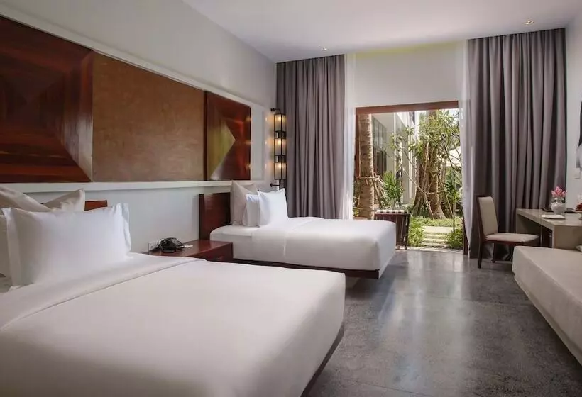 هتل Shintana Saya La Maison