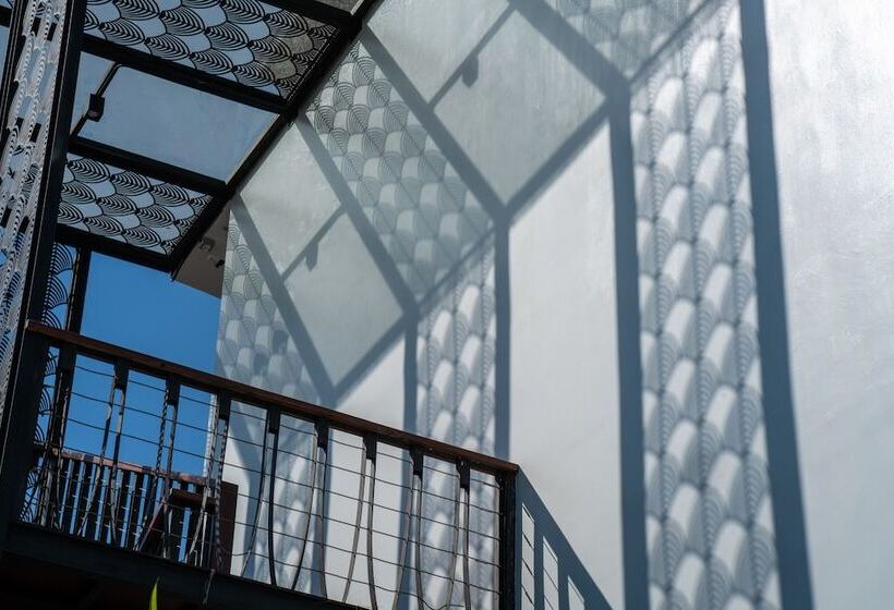 فندق Shintana Saya La Maison