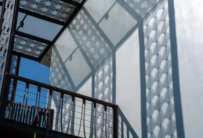 هتل Shintana Saya La Maison