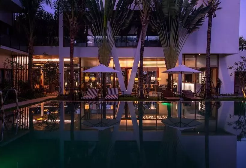 هتل Shintana Saya La Maison