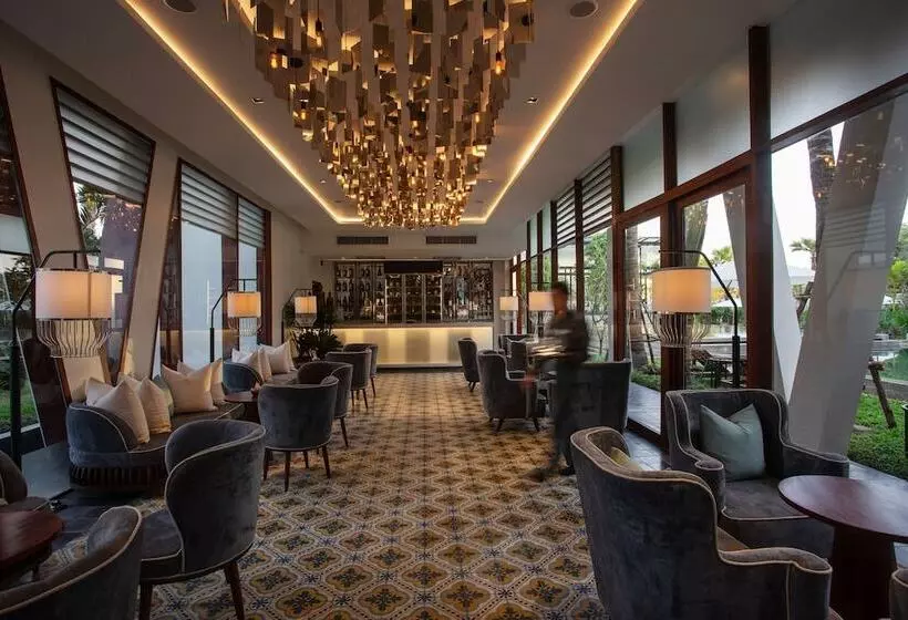 هتل Shintana Saya La Maison