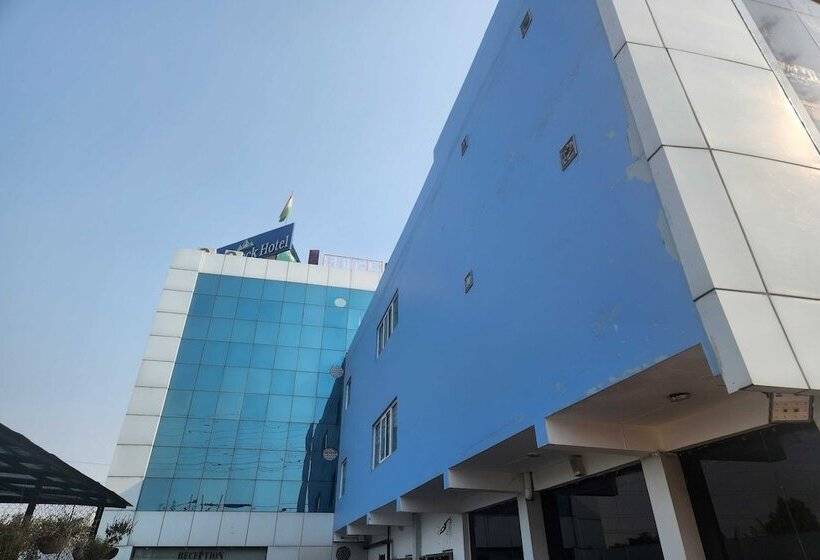 Hotel Treebo White Rock, Sohna Road