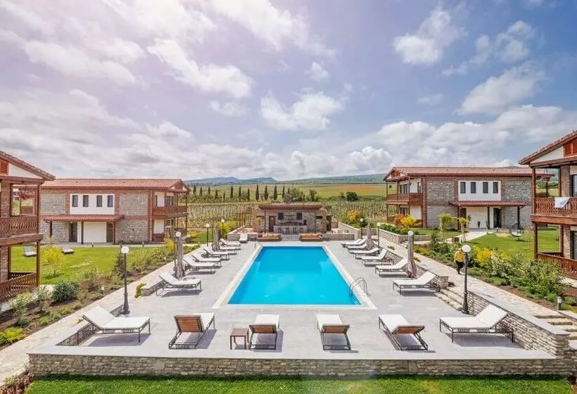 استراحتگاه Château Mosmieri Hotel & Winery