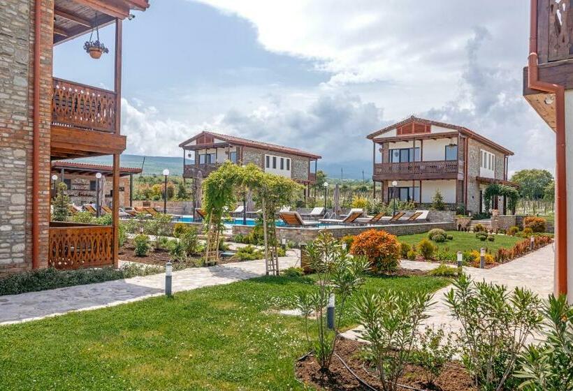 استراحتگاه Château Mosmieri Hotel & Winery