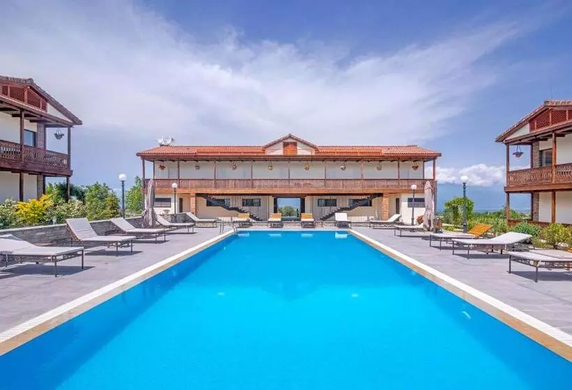 استراحتگاه Château Mosmieri Hotel & Winery
