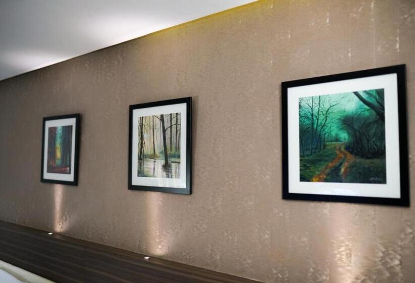 Emarald Hotel Calicut