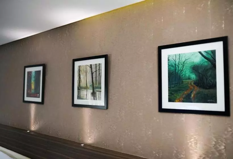 Emarald Hotel Calicut