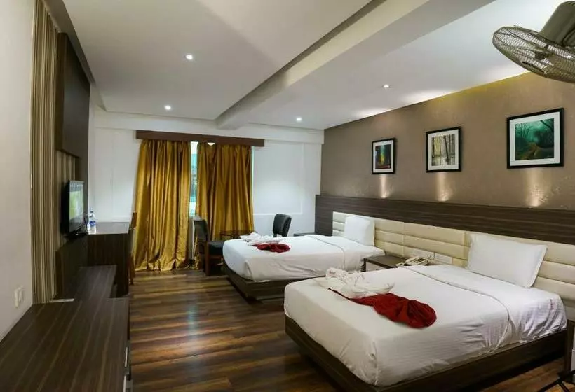 Emarald Hotel Calicut
