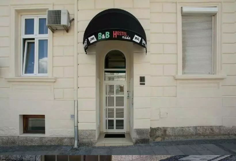 تختخواب و صبحانه Booking En Suite