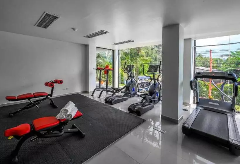 Maikhao Hotel, Phuket